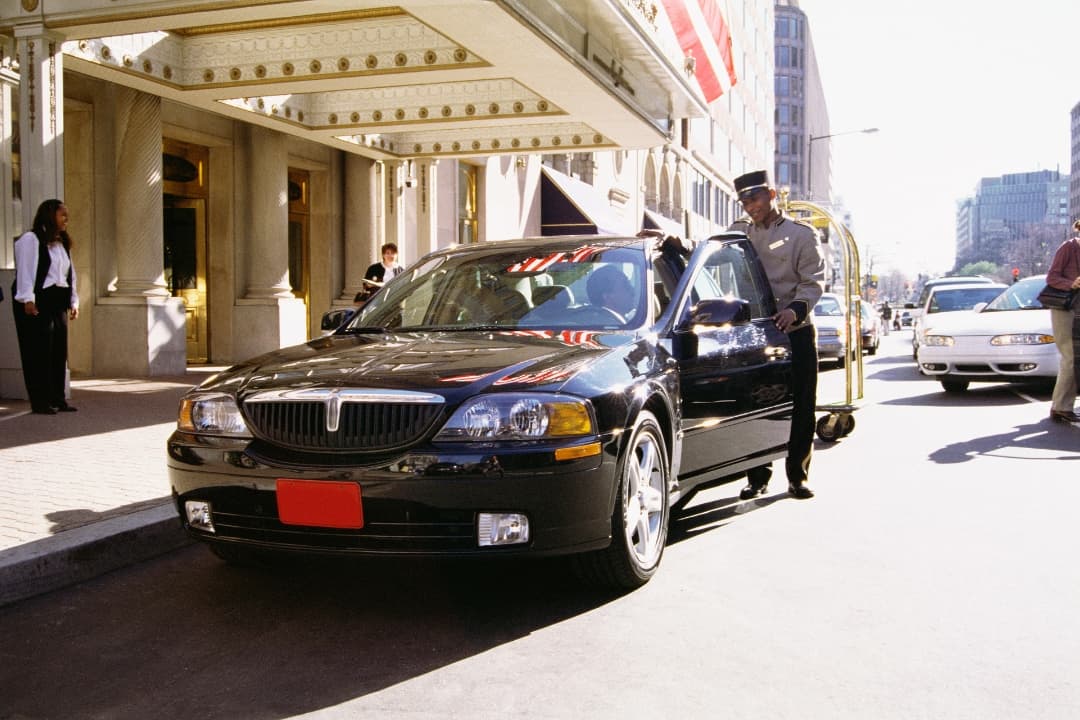 How Does Valet Parking At Hotels Work? - Hotel Valet Parking